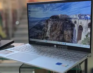 New Laptop HP Pavilion 15 8GB Intel Core i5 SSD 512GB