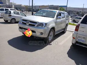 Toyota Hilux 2008 Gold