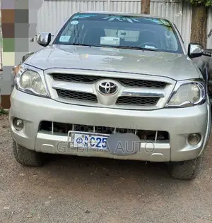 Toyota Hilux 2008 Gold