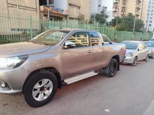 Toyota Hilux 2017 Gray