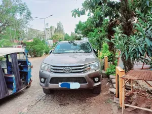 Toyota Hilux 2017 Gray