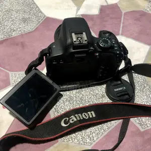Canon T7i / 800d Camera With 50mm Portrait Lens