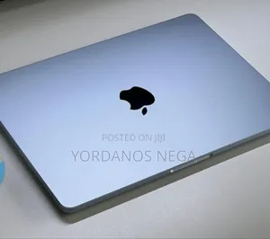 New Laptop Apple MacBook Air 2025 M4 13-inch 16GB Apple M4 SSD 256GB