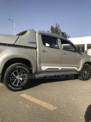 Toyota Hilux 2015 Silver