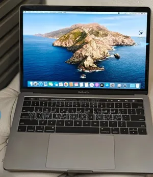 New Laptop Apple MacBook Pro 2019 16GB Intel Core i7 SSD 256GB