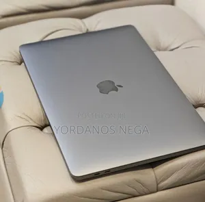 New Laptop Apple MacBook Pro 2019 16GB Intel Core i7 SSD 256GB