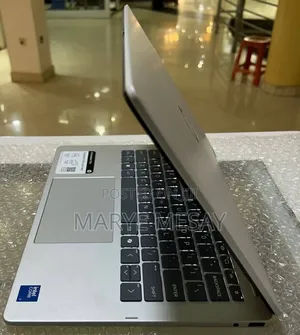 New Laptop HP OmniBook 5 14" 16GB Intel Core i7 SSD 512GB