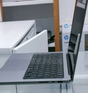 New Laptop Apple MacBook Pro 2021 M1 16GB Apple M1 Pro SSD 1T