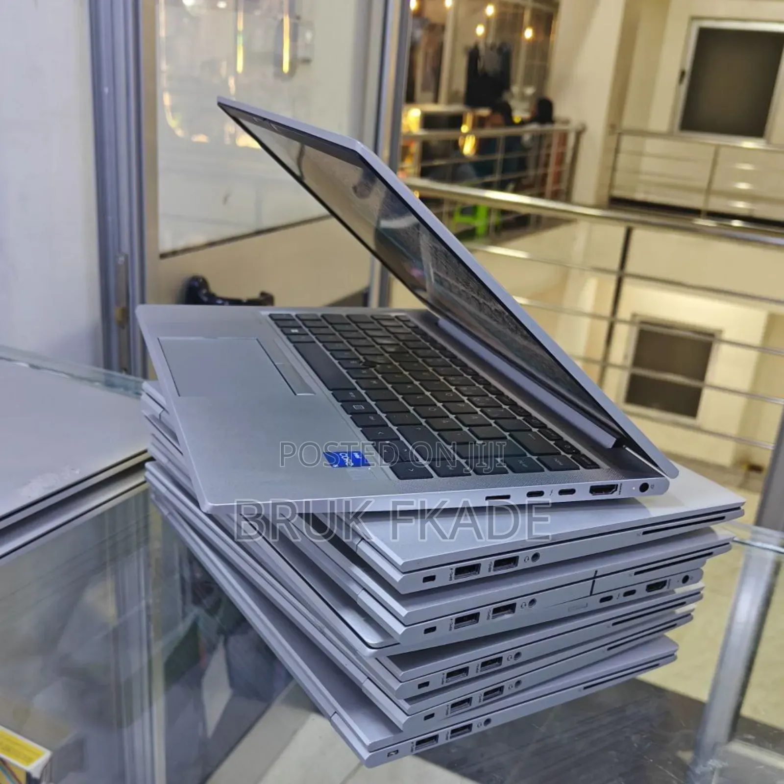 New Laptop HP EliteBook 830 G8 16GB Intel Core i5 SSD 512GB