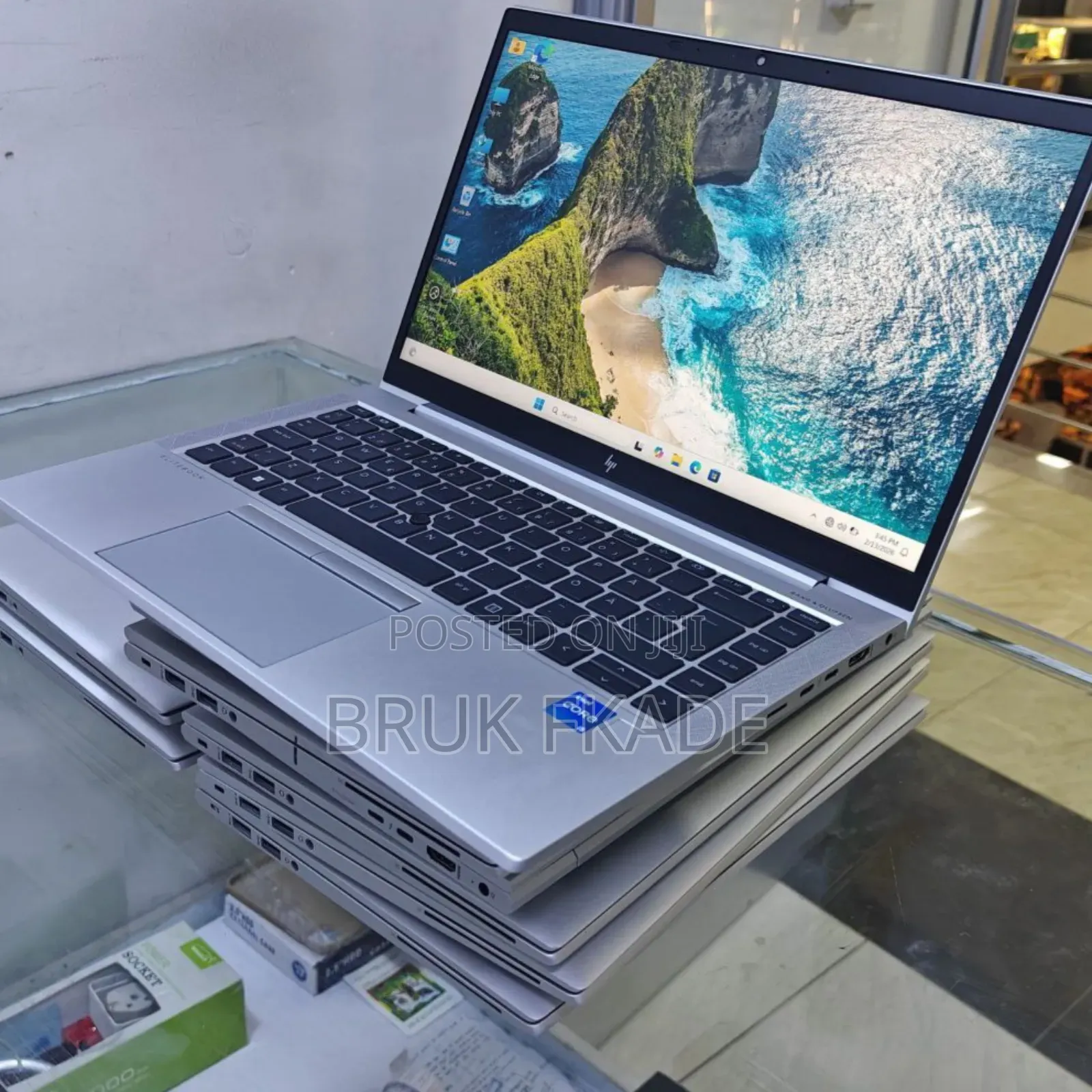 New Laptop HP EliteBook 830 G8 16GB Intel Core i5 SSD 512GB