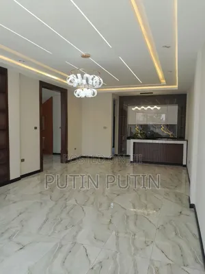 7bdrm Townhouse/Terrace in Bole for sale