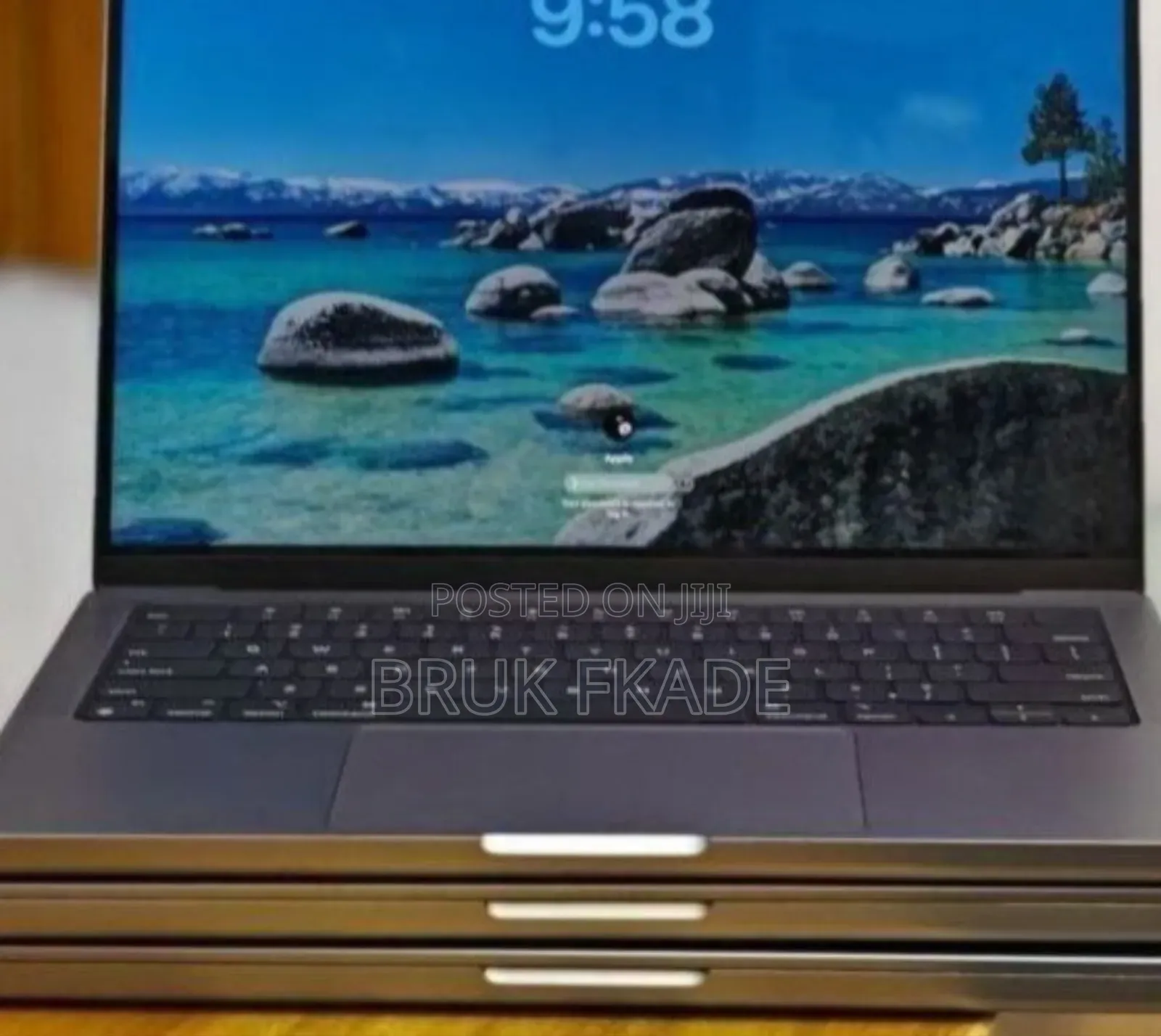 New Laptop Apple MacBook Pro M1 32GB Apple M1 Pro SSD 512GB