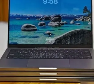 New Laptop Apple MacBook Pro M1 32GB Apple M1 Pro SSD 512GB