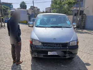 Toyota HiAce 2001 Silver