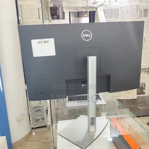 Dell Monitor 27" Frameless Uhd ,60 Hz Refesh Rate, Slightly Used