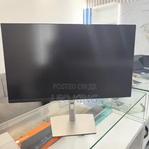 Dell Monitor 27" Frameless Uhd ,60 Hz Refesh Rate, Slightly Used