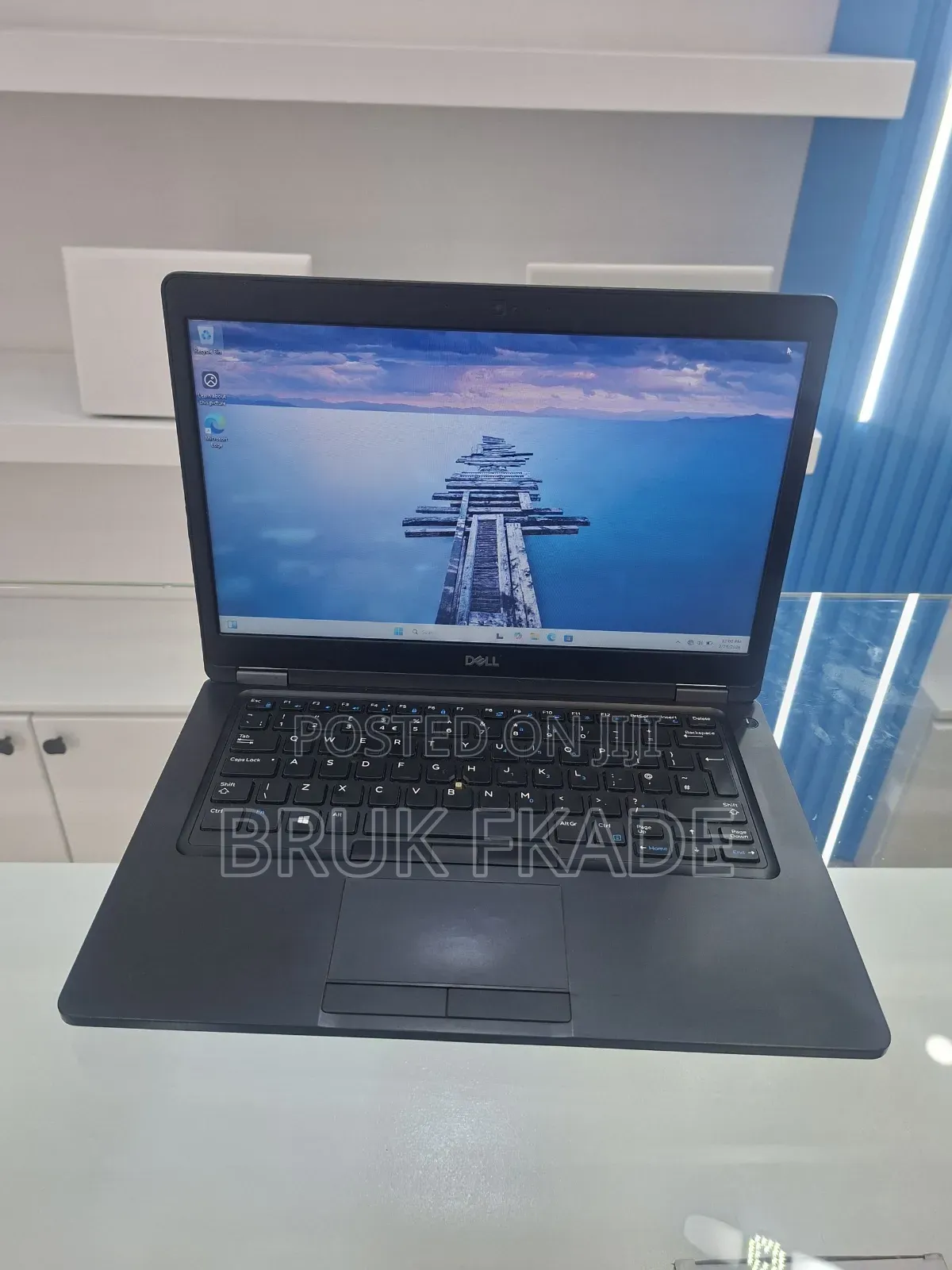New Laptop Dell Latitude 14 8GB Intel Core i5 SSD 256GB