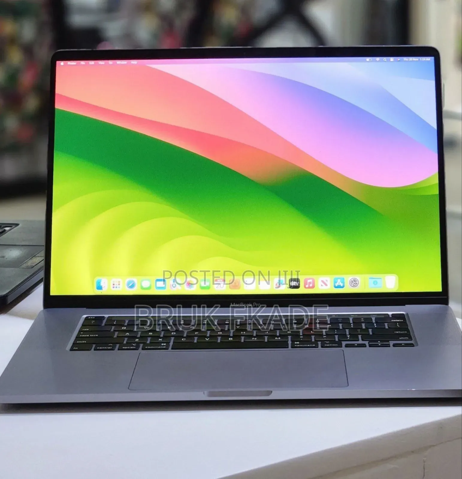 New Laptop Apple MacBook Pro 2019 32GB Intel Core i7 SSD 512GB