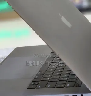 New Laptop Apple MacBook Pro 2019 32GB Intel Core i7 SSD 512GB