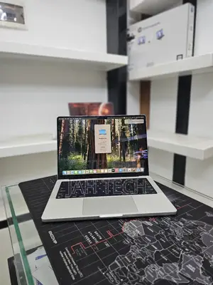 New Laptop Apple MacBook Pro M1 32GB Apple M1 Pro SSD 512GB