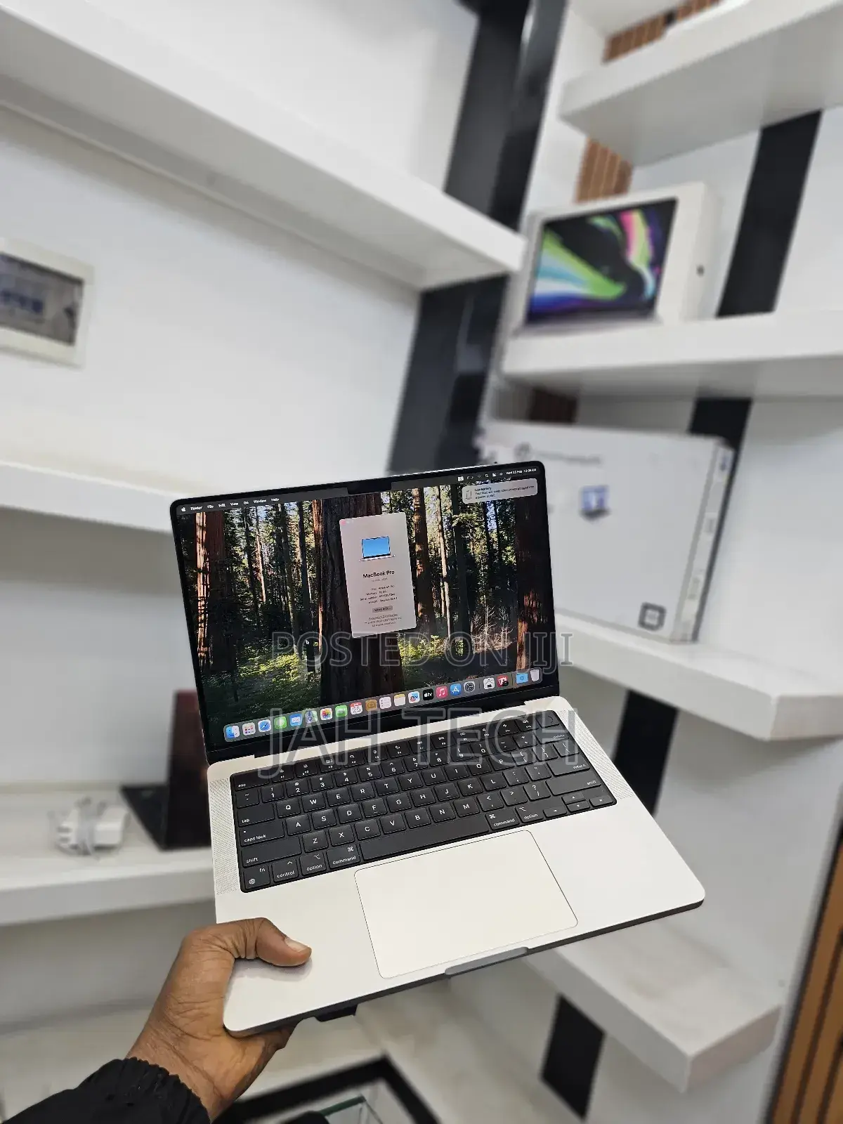 New Laptop Apple MacBook Pro M1 32GB Apple M1 Pro SSD 512GB