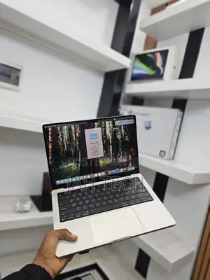 New Laptop Apple MacBook Pro M1 32GB Apple M1 Pro SSD 512GB