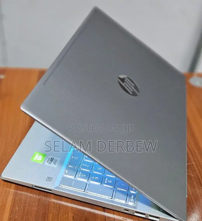New Laptop HP Pavilion 15 8GB Intel Core i5 SSD 256GB