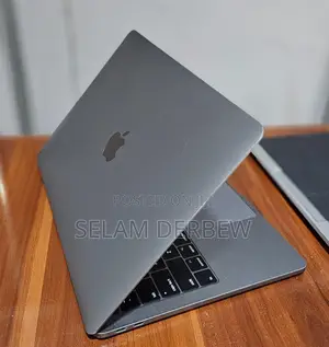 New Laptop Apple MacBook Pro 2017 8GB Intel Core i5 SSD 256GB