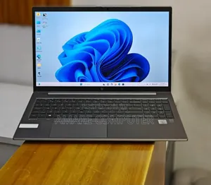 New Laptop HP ZBook Firefly 14 G7 16GB Intel Core i7 SSD 512GB