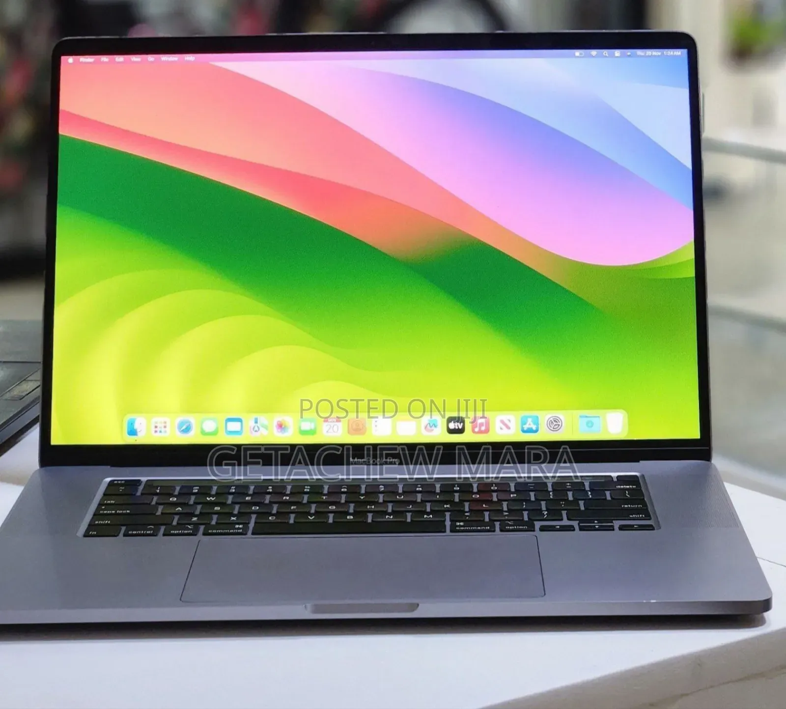 New Laptop Apple MacBook Pro 2019 32GB Intel Core i7 SSD 512GB