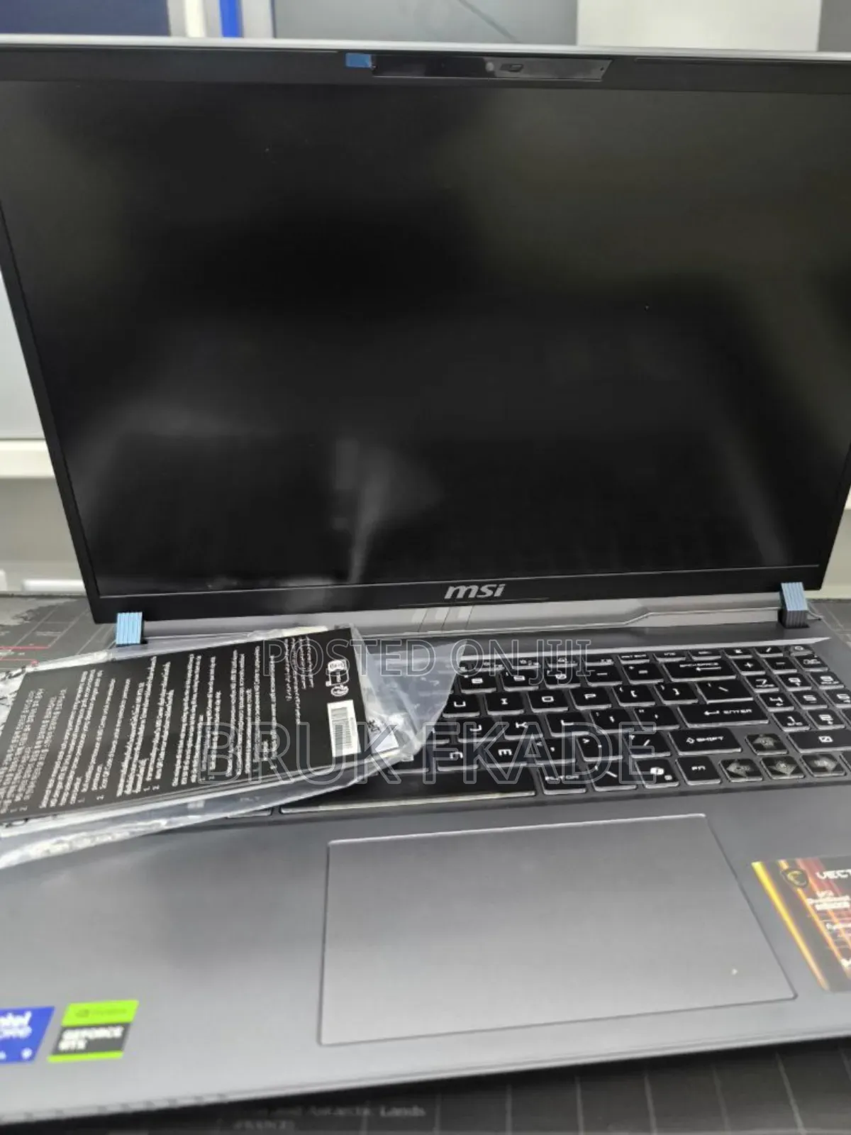 New Laptop MSI Vector 16 HX AI A2XWIG 16GB Intel Core Ultra 9 SSD 1T