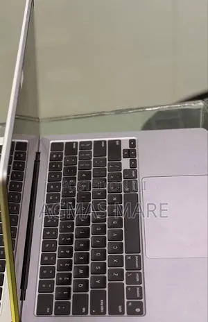 New Laptop Apple MacBook Air 2022 M2 8GB Apple M2 SSD 256GB