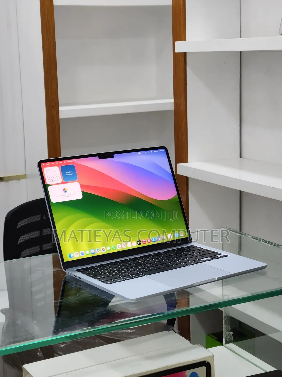 New Laptop Apple MacBook Air 2025 M4 13-inch 16GB Apple M4 SSD 256GB