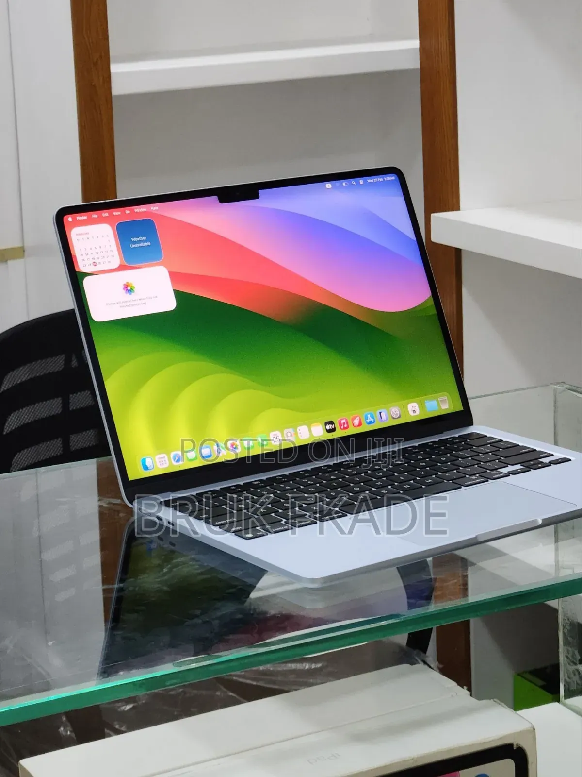 New Laptop Apple MacBook Air 2025 M4 15-inch 16GB Apple M4 SSD 256GB