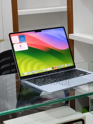 New Laptop Apple MacBook Air 2025 M4 15-inch 16GB Apple M4 SSD 256GB