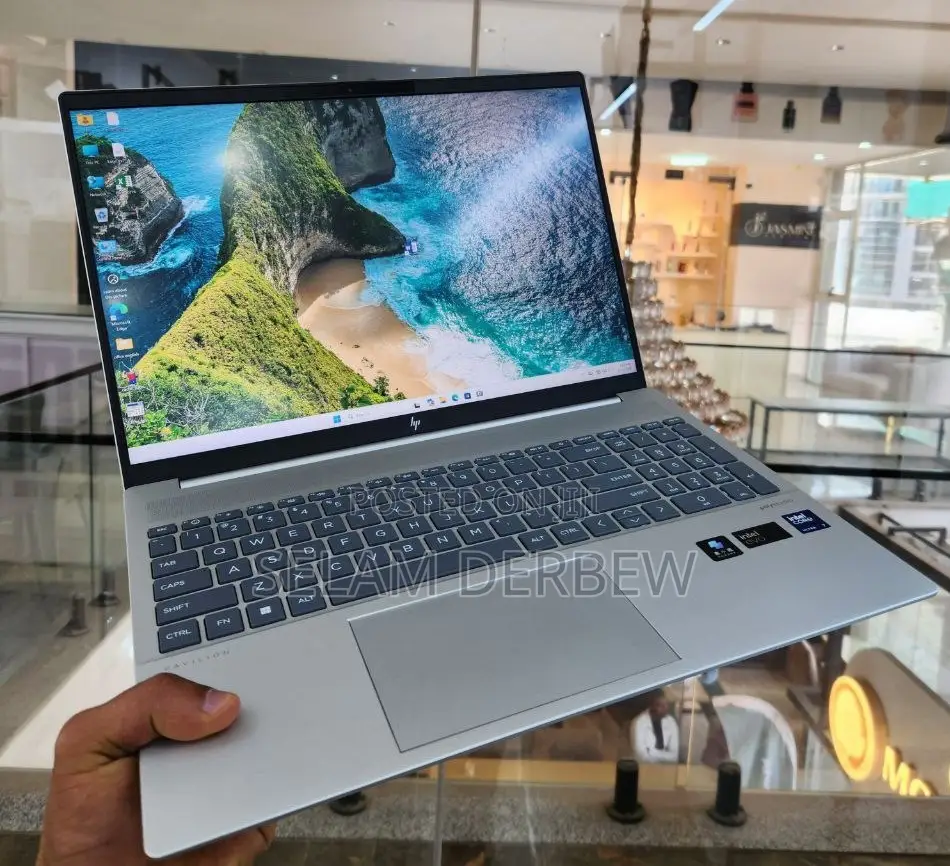 New Laptop HP Pavilion 15 16GB Intel Core Ultra 7 SSD 1T