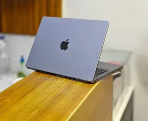 New Laptop Apple MacBook Pro M1 16GB Apple M1 Pro SSD 512GB