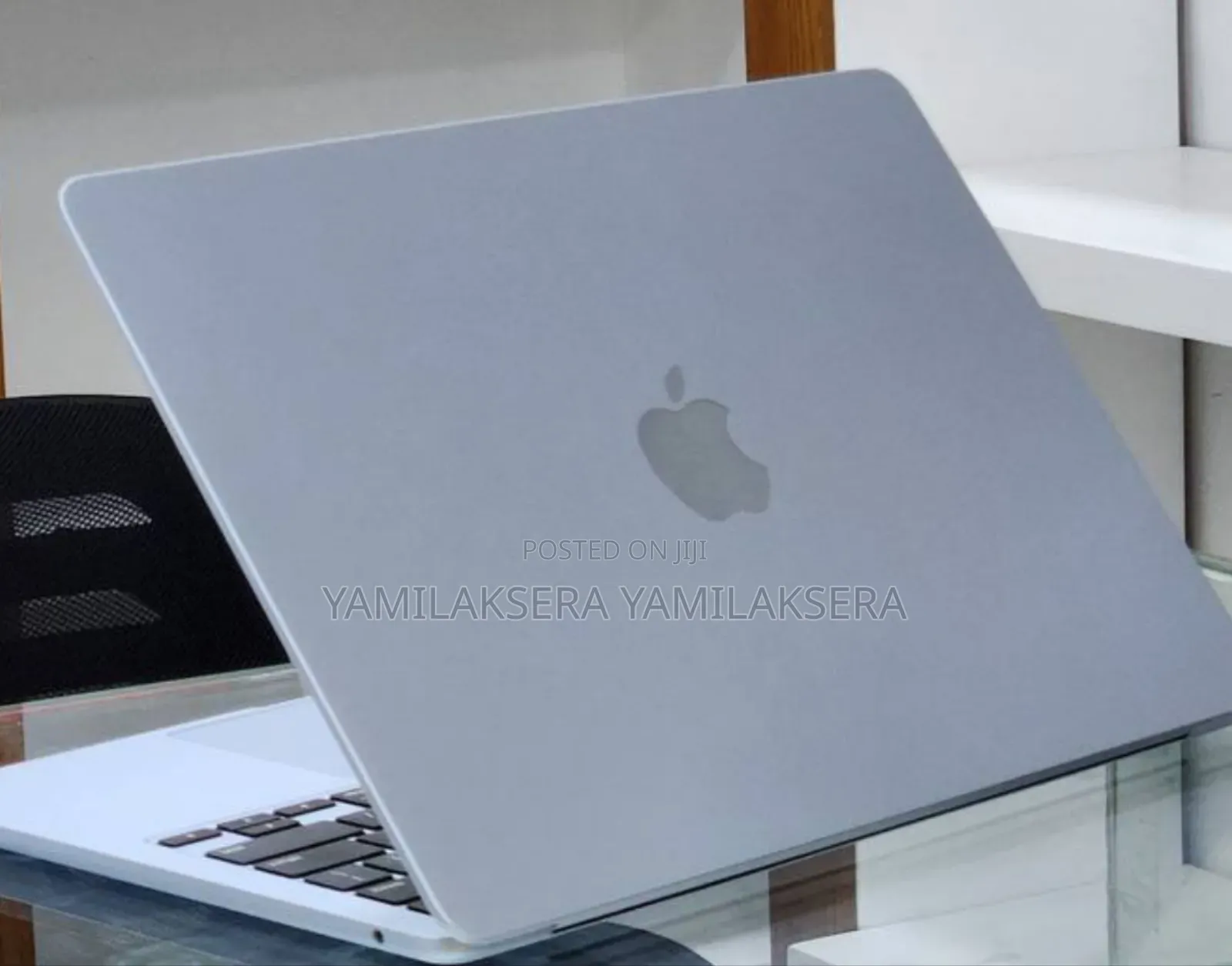 New Laptop Apple MacBook Air 2024 M3 13-inch 16GB Apple M3 SSD 256GB