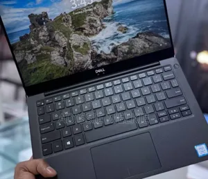 New Laptop Dell XPS 13 8GB Intel Core i7 SSD 512GB