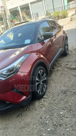 Toyota C-HR 2021 Red