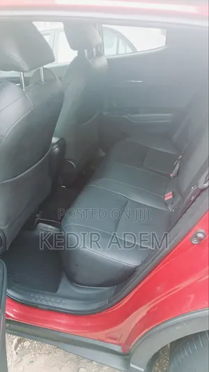 Toyota C-HR 2021 Red