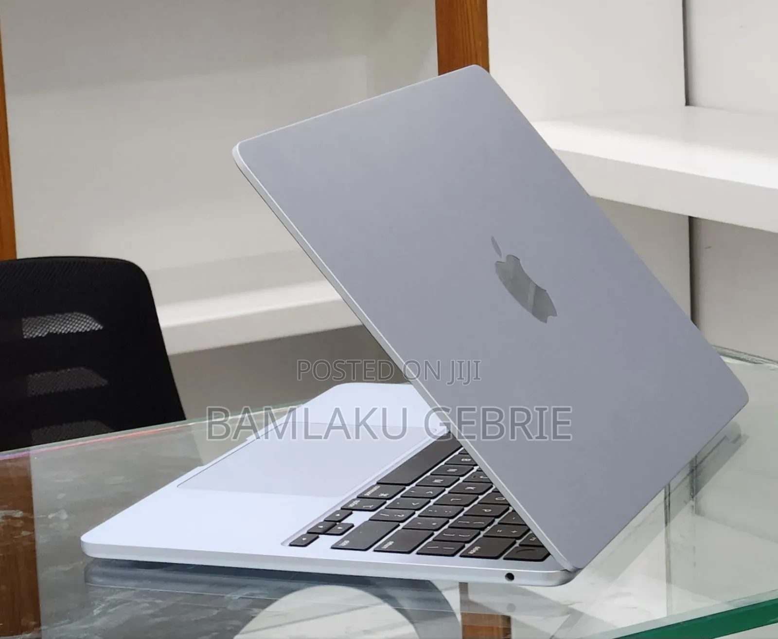 New Laptop Apple MacBook Air 2025 M4 13-inch 16GB Apple M4 SSD 256GB