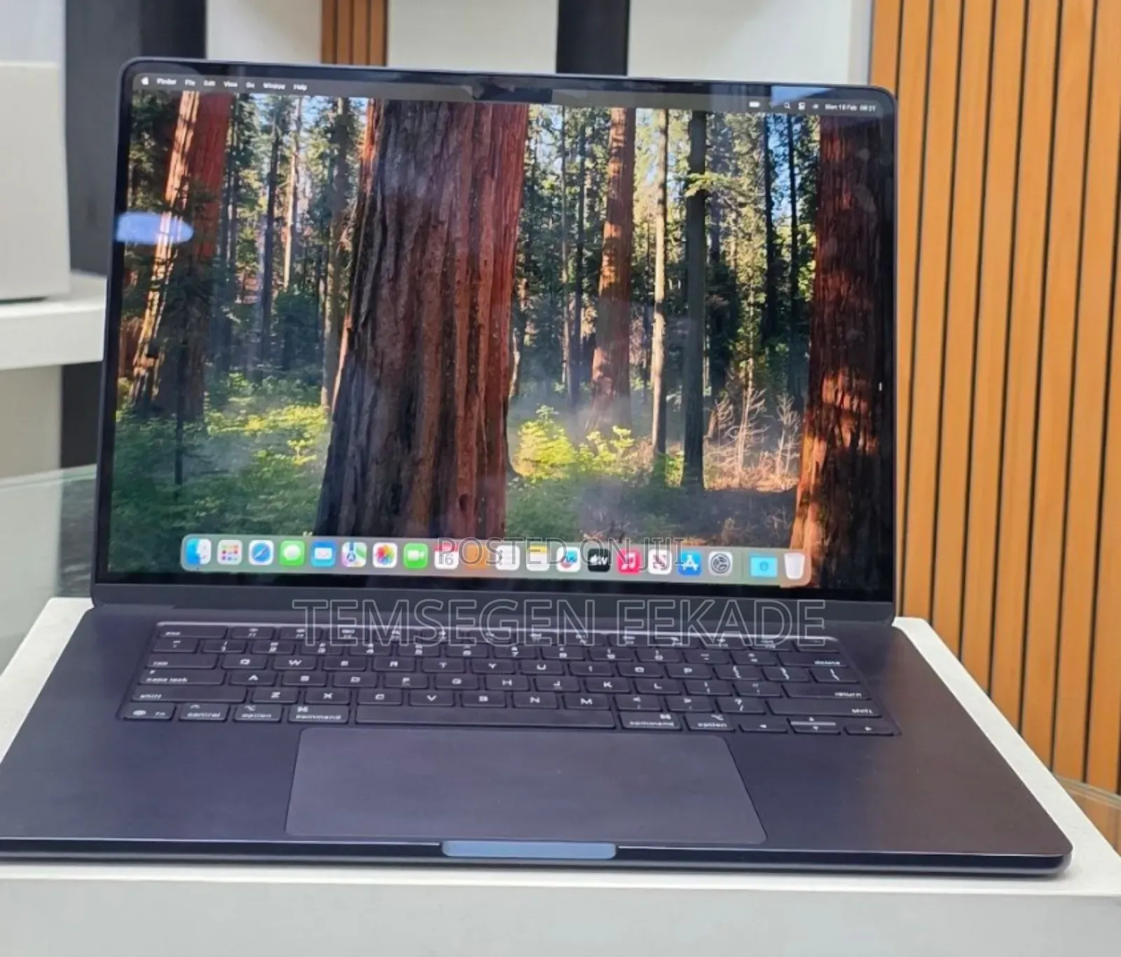 New Laptop Apple MacBook Air 2025 M4 15-inch 16GB Apple M4 SSD 512GB