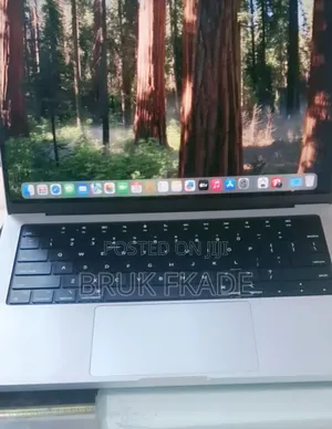 New Laptop Apple MacBook Pro M1 16GB Apple M1 Pro SSD 512GB