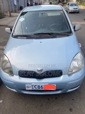 Toyota Vitz 2004 White