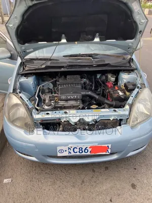 Toyota Vitz 2004 White