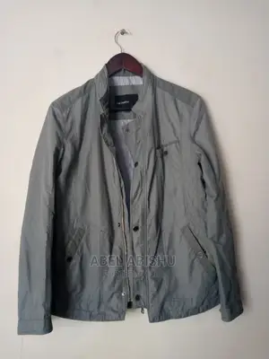 Jackets የተመረጡ ደረጃ 1 ቦንዳ