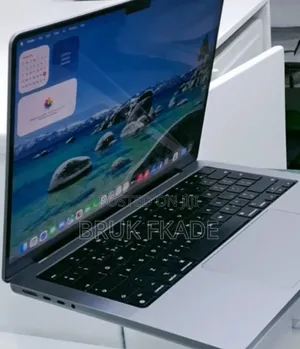 New Laptop Apple MacBook Pro 2021 M1 16GB Apple M1 Pro SSD 1T