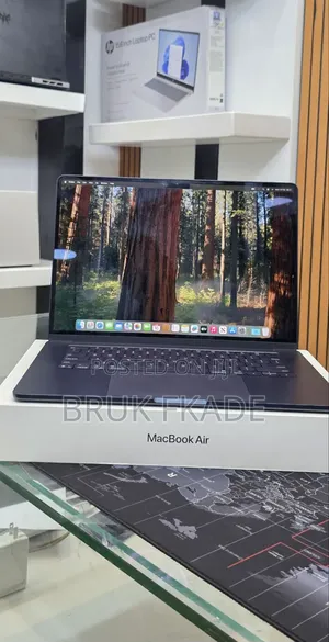 New Laptop Apple MacBook Air 2025 M4 15-inch 16GB Apple M4 SSD 256GB