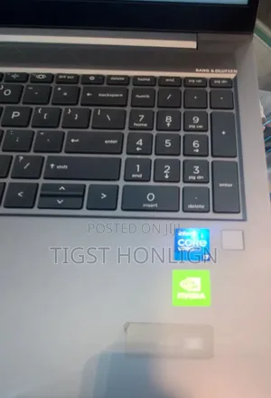 New Laptop HP ZBook Firefly G8 16GB Intel Core i7 SSD 512GB